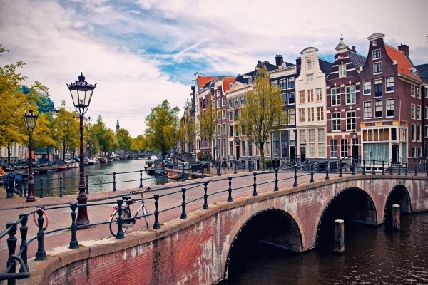 Fêter la nouvelle année sur les canaux d'Amsterdam